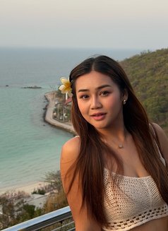 Joya - masseuse in Muscat Photo 1 of 8