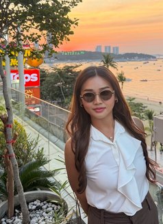 Joya - masseuse in Muscat Photo 2 of 8