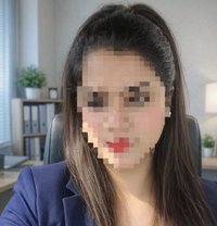 Joyamalik - puta in Bangalore Photo 2 of 3