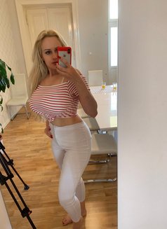 Joyce - escort in Lyon Photo 4 of 5