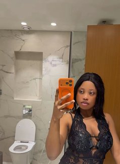 Oliver - puta in Beirut Photo 4 of 5