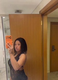 Oliver - puta in Beirut Photo 5 of 5