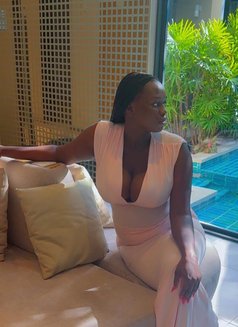 Joyce - escort in Phuket Photo 10 of 11