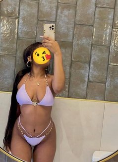 Joyce - puta in Hyderabad Photo 2 of 4