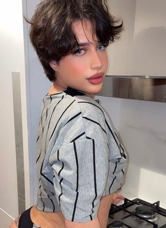 Jozianeجوزيان - Transsexual escort in Jeddah Photo 2 of 11