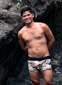 Jr Legit Escort Mazzuer - Male escort in Manila Photo 1 of 3