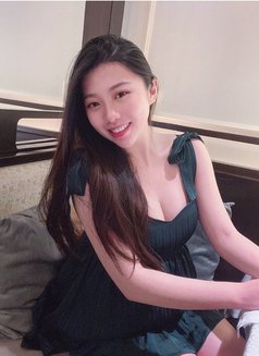 Jrwo - puta in Guangzhou Photo 2 of 8