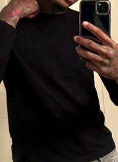 Juan - Masajista in Riyadh Photo 1 of 2