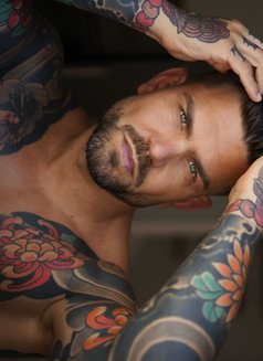 Juan Lucho - Male escort in Malaga Photo 7 of 8