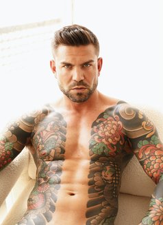 Juan Lucho - Male escort in Zürich Photo 9 of 11
