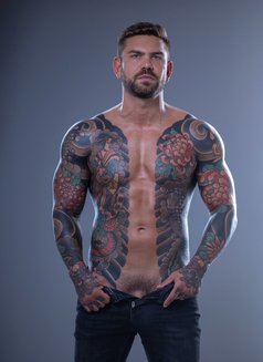 Juan Lucho - Male escort in Zürich Photo 10 of 11