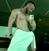 Juanes Eban - Male escort in Dubai