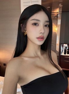 judy - escort in Shanghai Photo 3 of 5
