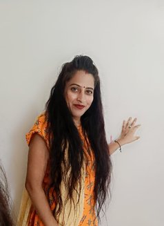 Juhi - escort in Navi Mumbai Photo 1 of 1