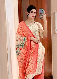 Juhi Khan - Transsexual escort in Gurgaon Photo 6 of 8
