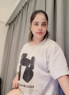 Jui Sharma - puta in Doha Photo 1 of 6