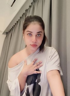 Jui Sharma - puta in Doha Photo 4 of 6