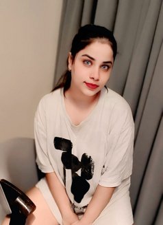 Jui Sharma - puta in Doha Photo 6 of 6