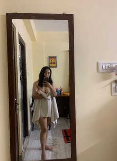 Juicy Aelina - adult performer in Kolkata Photo 3 of 4