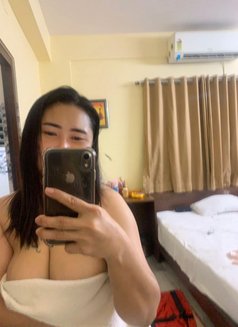 Juicy Aelina - adult performer in Kolkata Photo 4 of 4
