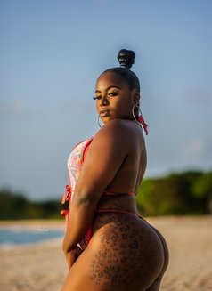 Juicy - escort in Barbados Photo 5 of 9