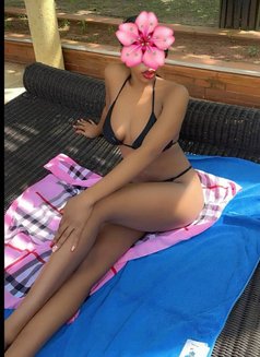 Juicy booty Judith/real meet melon boobs - puta in Pune Photo 10 of 10