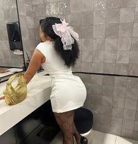 Juicy - escort in Accra