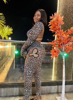Juicy - escort in Dubai Photo 2 of 3