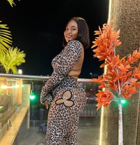 Juicy - escort in Accra