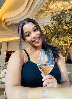 Juicy in Mahboula - puta in Kuwait Photo 2 of 2