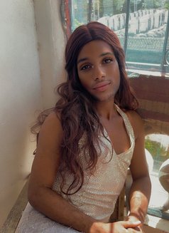 Juicy Lips - Transsexual escort in Mombasa Photo 3 of 3