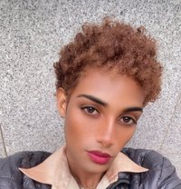 Juicy Lips - Transsexual escort in Nairobi