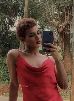 Juicy Lips - Transsexual escort in Nairobi Photo 4 of 4