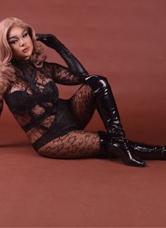 Juicy Love - Transsexual escort in Hong Kong Photo 1 of 8