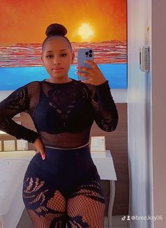 Juicy Lu Lu - puta in Dubai Photo 6 of 8