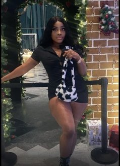 Juicy Mimi - puta in Muscat Photo 4 of 5