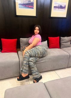 Juicy - Masajista in Abuja Photo 6 of 8