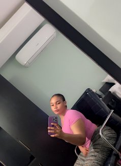 Juicy - Masajista in Abuja Photo 7 of 8