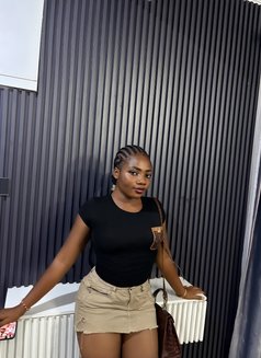 Juicy - masseuse in Lagos, Nigeria Photo 5 of 5