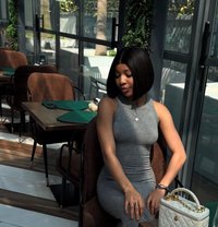 Juicy - escort in Noida