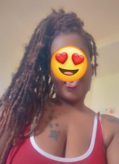 Juicy Papaya Boobs Sharon New in Navalur - puta in Chennai Photo 3 of 4