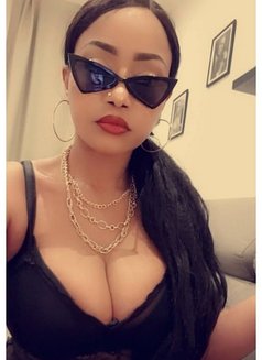 Juicy Sandra Melon Boobs From Gurgaon - puta in Gurgaon Photo 2 of 3