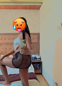 Juicy Tyla African Queen Cum & Meet - puta in Pune Photo 10 of 10