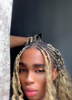 Juicy Vee - Acompañantes transexual in Abuja Photo 7 of 7