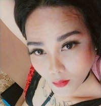 Juicycock - Intérprete transexual de adultos in Manila