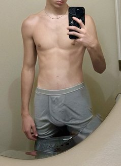 Jul Boy - Male escort in Düsseldorf Photo 1 of 1