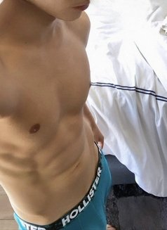 Jul Boy - Acompañantes masculino in Dubai Photo 1 of 2