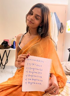 Jules - Transsexual escort in Bangalore Photo 3 of 20