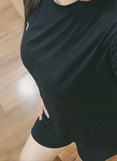 Juli - puta in New Delhi Photo 7 of 7