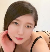 Juli - escort in Tokyo Photo 1 of 2